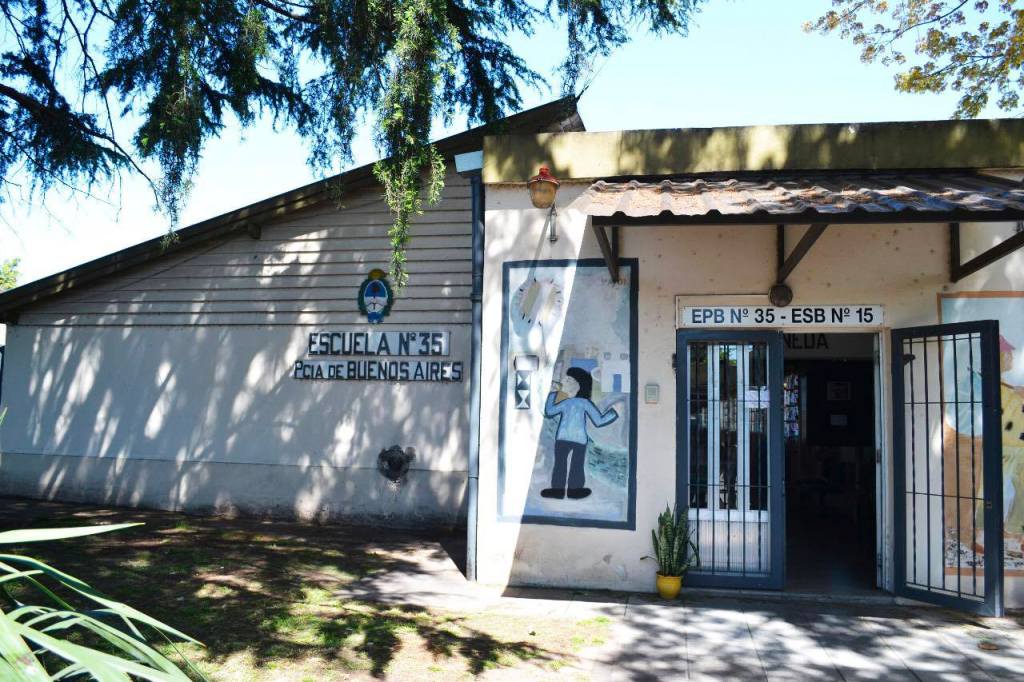 Elementary School where I taught in Turdera, Buenos Aires, Argentina